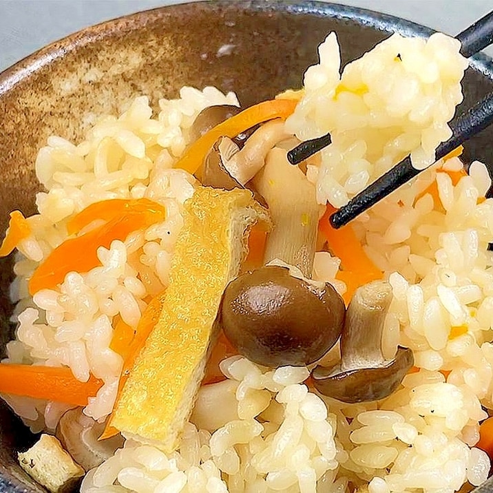 味付けはめんつゆだけ!味が決まる!!炊き込みご飯